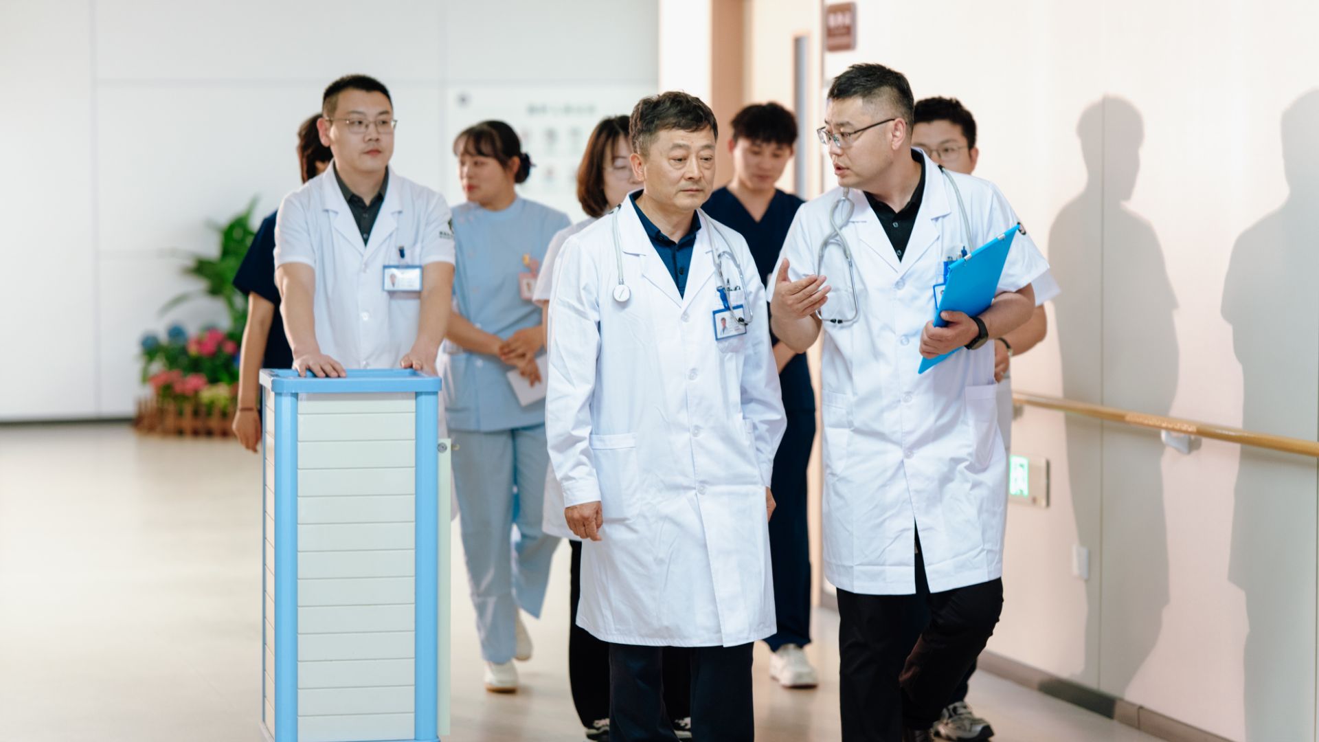 院内多学科医护团队联合查房